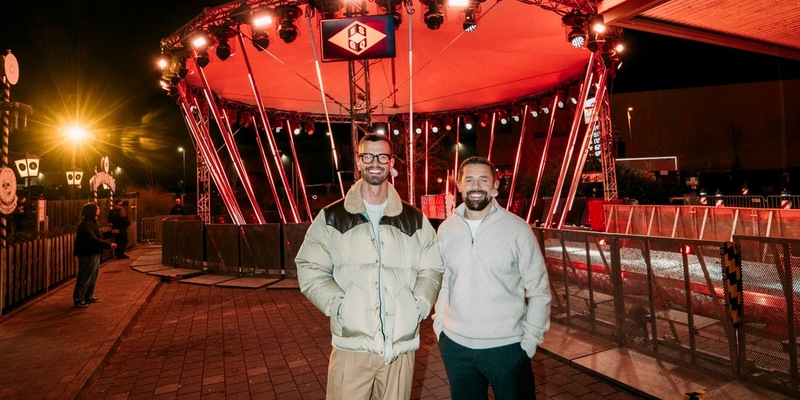 Wer gewinnt heute 100.000 Euro? Joko & Klaas spielen jetzt live auf einem Autohof in Baden-Württemberg Ein sehr gutes Quiz (mit hoher Gewinnsumme) - Foto: Joyn/Julian Mathieu, presseportal.de