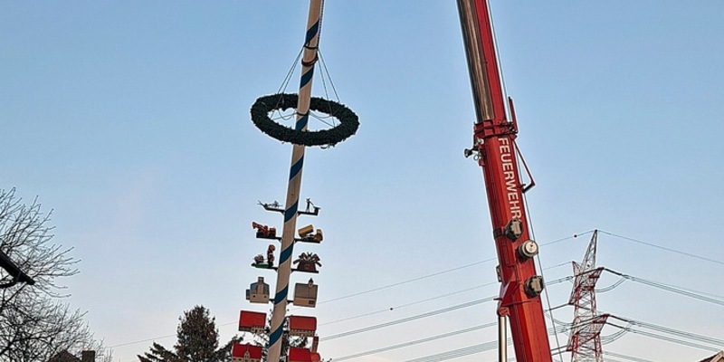 FW-M: Die Standfestigkeit verloren (Langwied) - Foto: presseportal.de