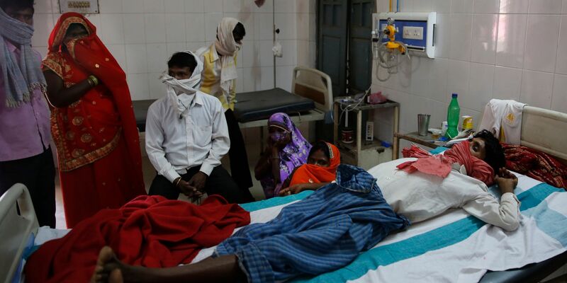 Neun Länder haben schon Probleme dabei, TB-Medikamente zu besorgen. (Archivbild) - Foto: Rajesh Kumar Singh/AP/dpa