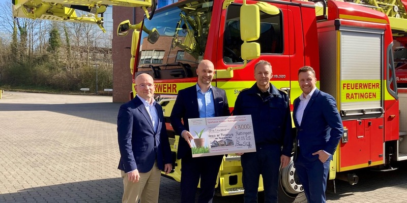 FW Ratingen: Spende für den Verein zur Förderung des Feuerschutzes in Ratingen e.V. - Foto: presseportal.de