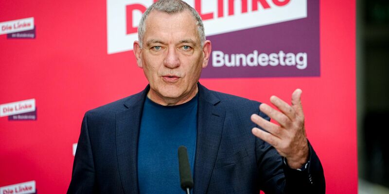 Der Linken-Vorsitzende Jan van Aken bietet die Mitwirkung an einer Reform der Schuldenbremse. - Foto: Kay Nietfeld/dpa