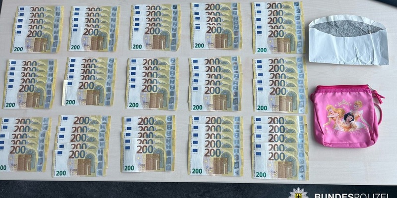 Bundespolizeidirektion München: 15.000 Euro im ICE gefunden / Eigentümerin meldete sich bei Bundespolizei - Foto: presseportal.de