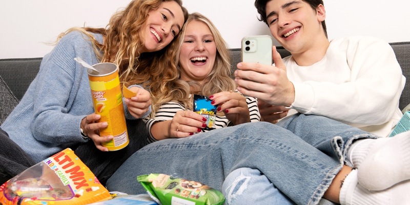 Trennen - aber gechillt! / Recyclingtipps: Gebrauchte Snackverpackungen richtig trennen - Foto: presseportal.de