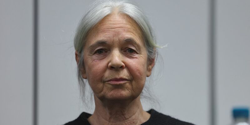 Daniela Klette ist unter anderem wegen versuchten Mordes angeklagt.  - Foto: Wolfgang Rattay/Reuters/Pool/dpa