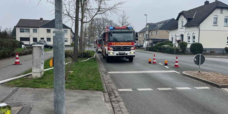 FW Dinslaken: Gasgeruch und ausgelöste Brandmeldeanlage in der Dinslakener Innenstadt. - Foto: presseportal.de