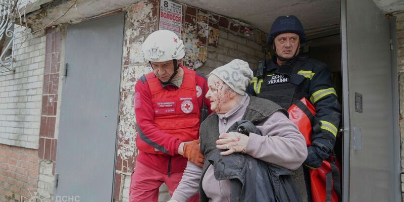 Die grenznahen Orte der nordostukrainischen Region Sumy sind immer öfter Ziel russischer Angriffe. (Archivbild) - Foto: Uncredited/Ukrainian Emergency Service/AP/dpa