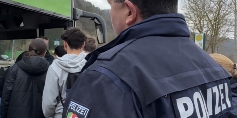POL-EU: Buspaten wurden von der Polizei ausgebildet - Foto: presseportal.de