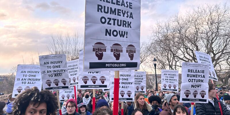 Die türkische Doktorandin hat nun vor Gericht einen Erfolg erzielt. (Archivbild) - Foto: Michael Casey/AP/dpa