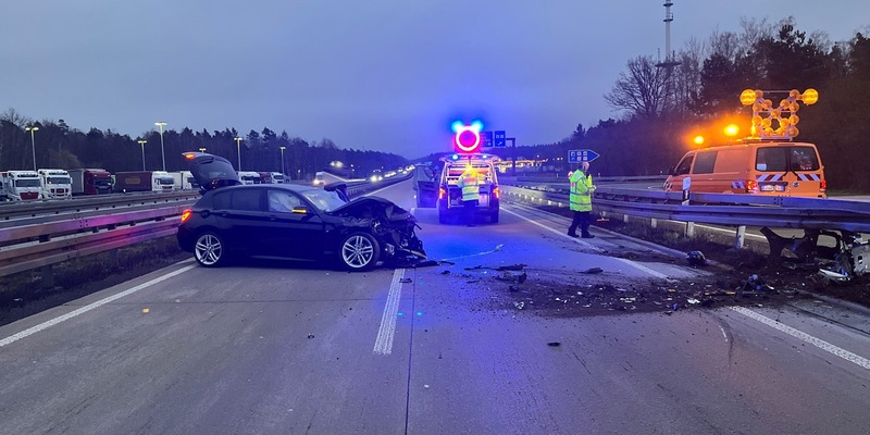 API-TH: nicht angeschnallt - Fahrer prallt bei Verkehrsunfall mit dem Kopf gegen die Windschutzscheibe - Foto: presseportal.de