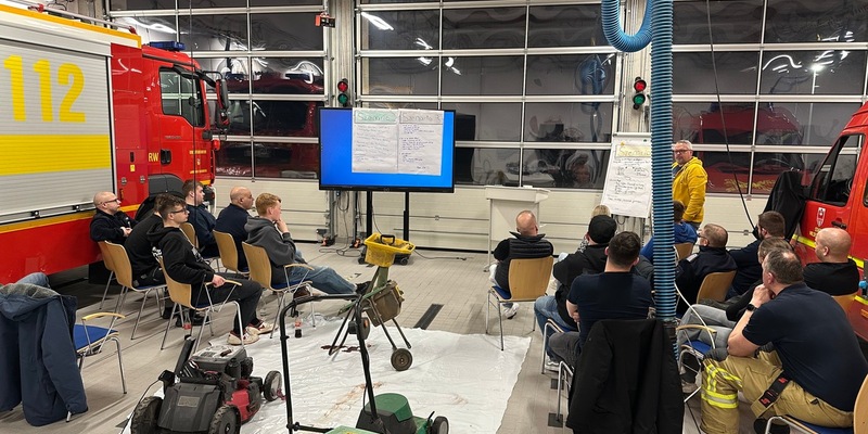 FW-OLL: Feuerwehr Wildeshausen übt technische Rettung bei Maschinen- und Arbeitsunfällen - Foto: presseportal.de