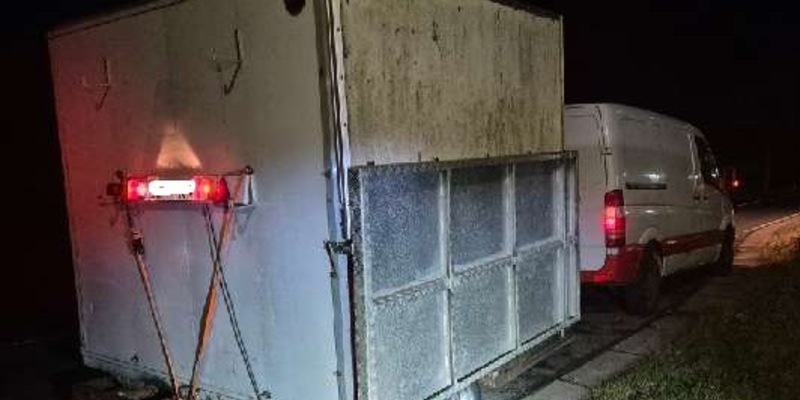 POL-WL: Polizei zieht selbstgebauten Anhänger aus dem Verkehr ++ Buchholz - Diebe stehlen Geldbörse ++ A7/ Seevetal - Betrunken auf der Autobahn unterwegs - Foto: presseportal.de