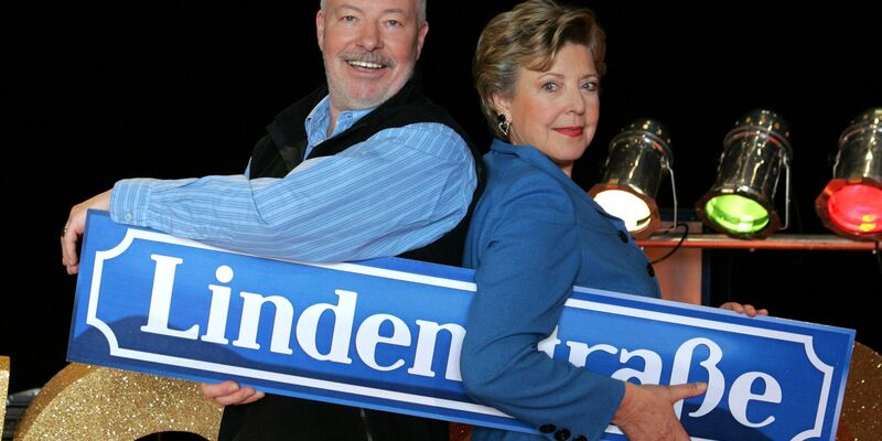 Blick auf das Straßenschild «Lindenstraße». - Foto: picture alliance / dpa