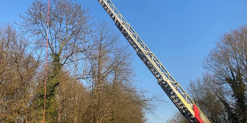 FW Mettmann: Rettung aus Tiefe nach Verkehrsunfall - Foto: presseportal.de