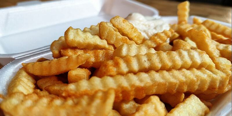 Pommes mit Majo (Archiv) - Foto: über dts Nachrichtenagentur