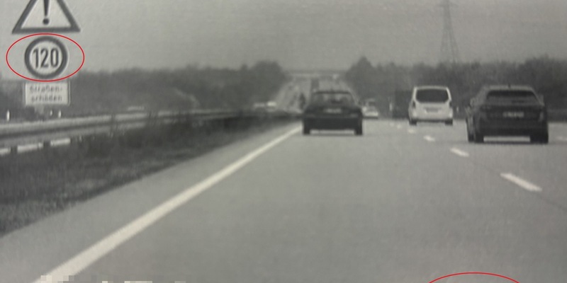 API-TH: Videowagen schnappt Raser mit knapp 200 km/h auf der A 9 bei Eisenberg - Foto: presseportal.de