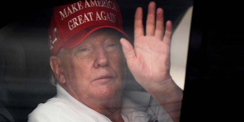 Die Umfragen zu Trumps ersten 100 Tagen im Amt gefallen dem US-Präsidenten nicht. (Archivbild) - Foto: Manuel Balce Ceneta/AP/dpa