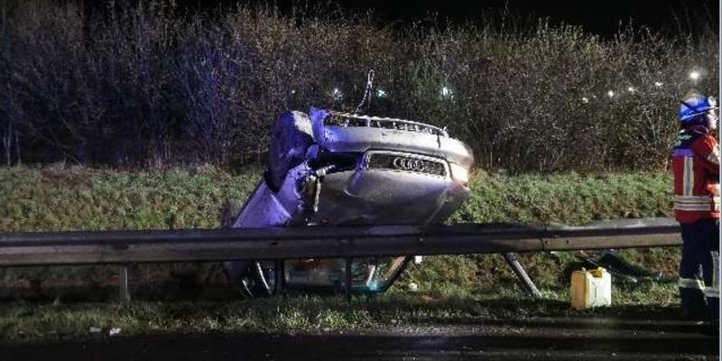 POL-ROW: ++ Alkohol am Steuer: Unfall auf der A1 bei Neu Wulmstorf ++ Zeugenaufruf nach Verkehrsunfallflucht in Bremervörde - Gelber Pritschenwagen gesucht ++ - Foto: presseportal.de