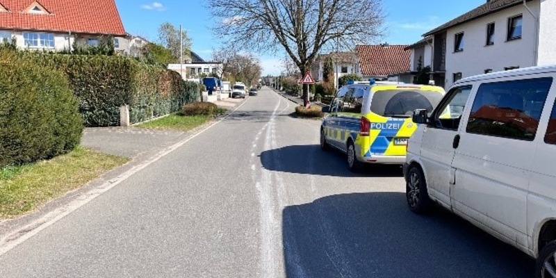 POL-LIP: Augustdorf. Gefahrenstelle durch weiße Wandfarbe. - Foto: presseportal.de