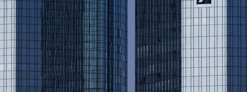 Die Deutsche Bank hat im laufenden Jahr bisher gute Geschäfte gemacht. (Archivbild) - Foto: Lando Hass/dpa
