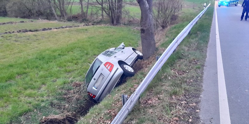 FW-WRN: Feuerwehr zu Unfall auf der Varnhöveler Straße alarmiert - Foto: presseportal.de