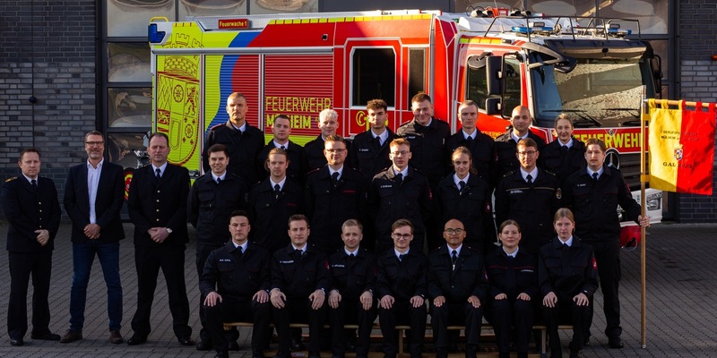 FW-MH: 15 Nachwuchskräfte aus Mülheim starten Ausbildung bei der Feuerwehr (Korrektur mit Bild) - Foto: presseportal.de