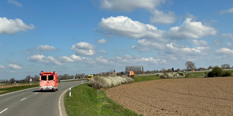 FW-KLE: Entsorgungsfahrzeug mit Schwelbrand zum Wertstoffhof eskortiert - Foto: presseportal.de
