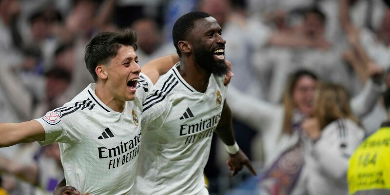 Der Kopfball zum Finale: Rüdiger erzielt für Real das entscheidende Tor.  - Foto: Bernat Armangue/AP/dpa