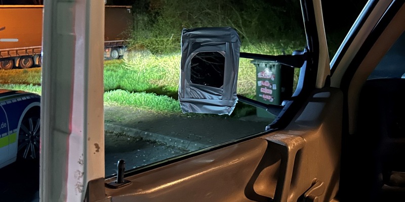 POL-VDMZ: Mit Rissen in der Scheibe und Kosmetikspigeln unterwegs - Foto: presseportal.de