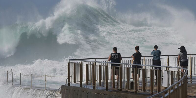 Badegästen wurde geraten, die betroffenen Strände zu meiden. - Foto: Mark Baker/AP/dpa