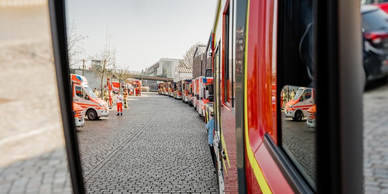 FW Bremerhaven: Große Ernennungsfeier der Feuerwehr Bremerhaven - Foto: presseportal.de