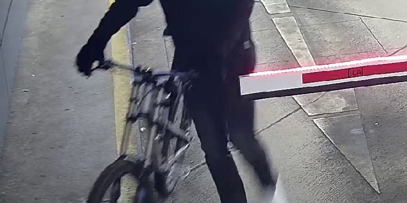 POL-BS: Öffentlichkeitsfahndung - Sachbeschädigung an PKW - Foto: presseportal.de