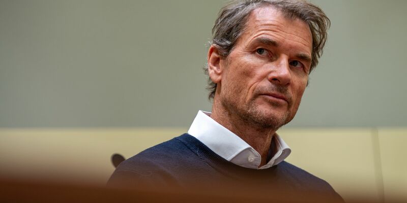 Zwei Maß habe er auf der Wiesn getrunken - und vielleicht ein Saures.  - Foto: Leonie Asendorpf/dpa