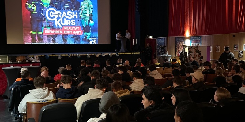 POL-DA: Pfungstadt / Landkreis Darmstadt-Dieburg: Experten nehmen junge Schülerinnen und Schüler mit auf eine Fahrt zum Thema Gefahren im Straßenverkehr - Foto: presseportal.de