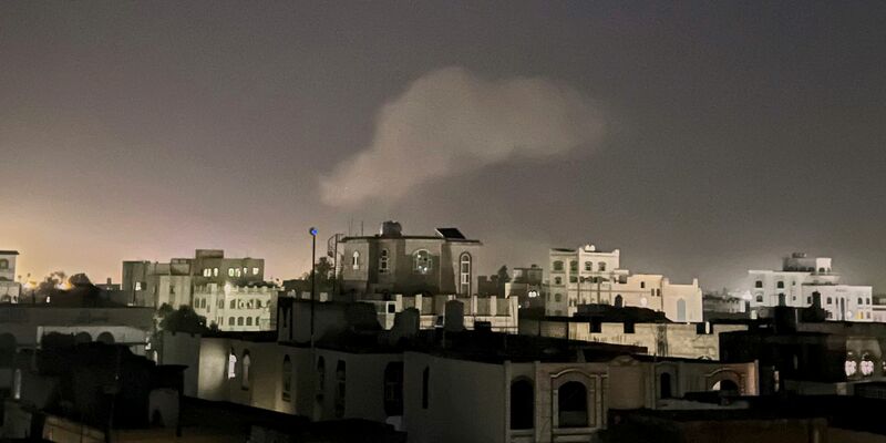 Israel greift seit Monaten Ziele im Jemen an als Reaktion auf Angriffe der Huthi. - Foto: STR/AP/dpa