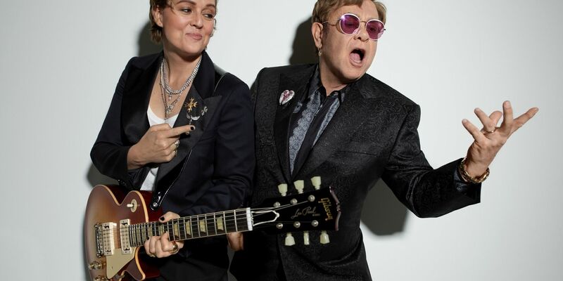 Das neue Album «Who Believes In Angels?» ist eine Rückkehr zum Rock-'n'-Roll-Sound, mit dem Elton John berühmt wurde. - Foto: Peggy Sirota/Universal/dpa