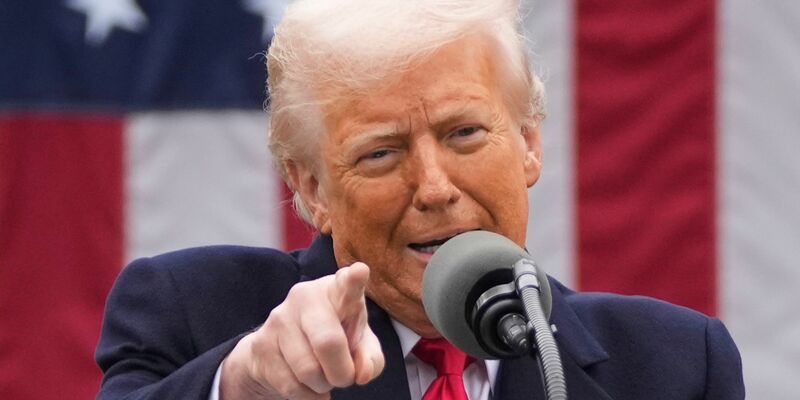 Ein weiterer Erfolg vor Gericht für US-Präsident Donald Trump. - Foto: Mark Schiefelbein/AP/dpa