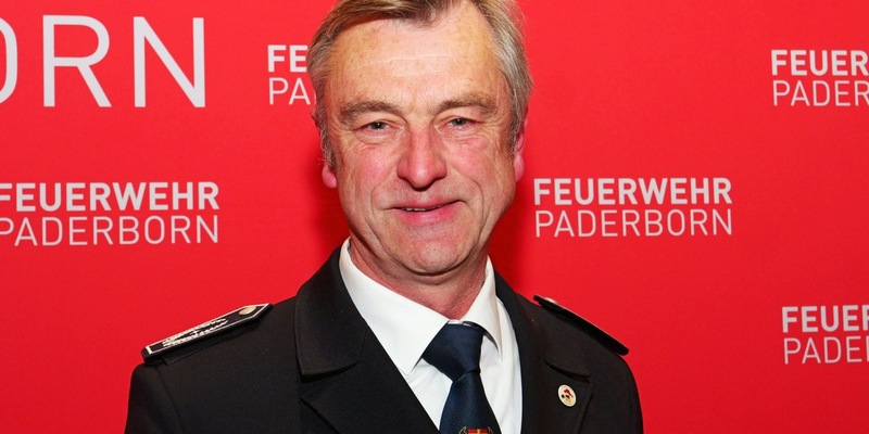 FW Paderborn: Robert Siemensmeyer feiert 60. Geburtstag - Höchstes Engagement für die Menschen in Sande und Paderborn - Foto: presseportal.de