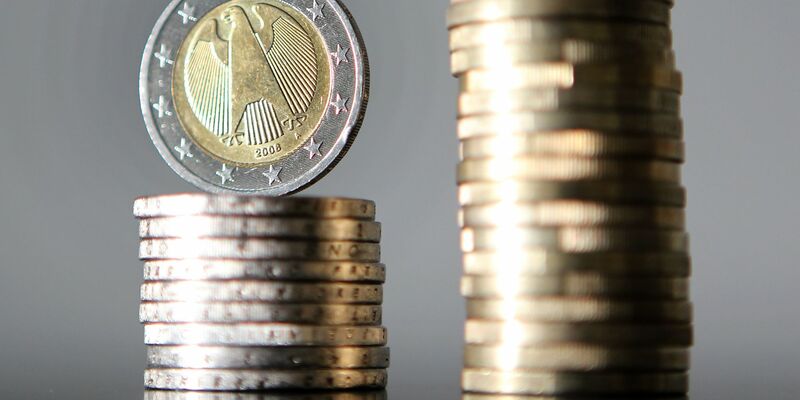 Das öffentliche Finanzierungsdefizit stieg vergangenes Jahr auf die Summe von 104,4 Milliarden Euro (Archivbild). - Foto: Oliver Berg/dpa