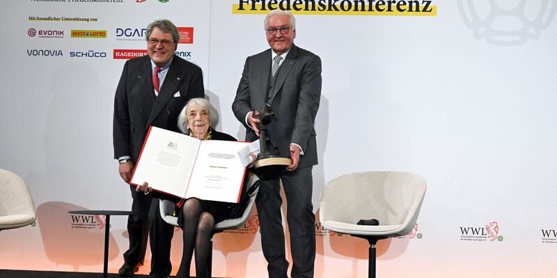 Margot Friedländer sieht jeden Einzelnen in der Pflicht für die Demokratie - Foto: Federico Gambarini/dpa Pool/dpa