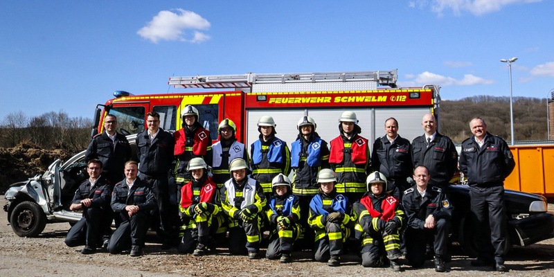 FW-EN: Erfolgreich abgeschlossene Grundausbildung Modul Technische Hilfeleistung der Feuerwehr Schwelm - Foto: presseportal.de