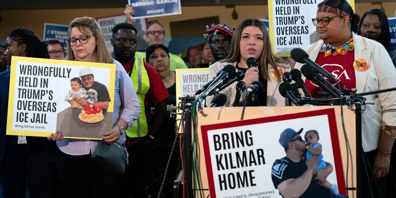 Trump setzt bei der versehentlichen Abschiebung eines Salvadorianers auf eine harte Linie. (Archivbild) - Foto: Jose Luis Magana/FR159526 AP/AP/dpa