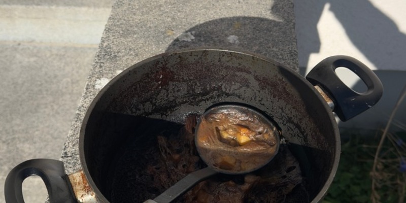 FW-DT: Zimmerbrand - Dichter Rauch dringt aus Fenster - Foto: presseportal.de