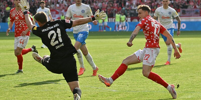Verpasste die Führung für Mainz: Nationalspieler Jonathan Burkardt. - Foto: Torsten Silz/dpa