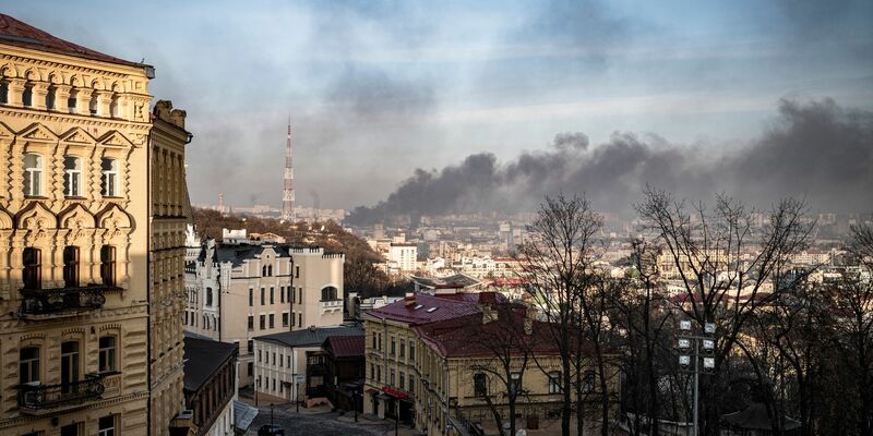 Schon etliche Male ist die Millionenstadt Kiew zum Ziel russischer Raketenangriffe geworden. (Archivbild) - Foto: Nicolas Cleuet/Zuma Press/dpa
