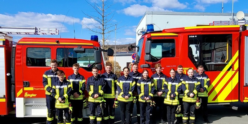 FF Olsberg: Feuerwehr Grundlehrgang erfolgreich absolviert - Foto: presseportal.de