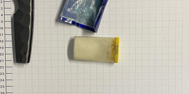 BPOL NRW: Bundespolizei beschlagnahmt Drogen und Einhandmesser von 43-Jährigem - Foto: presseportal.de