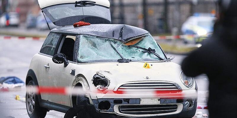 Auto fährt in München in Menschenmenge (Archiv) - Foto: über dts Nachrichtenagentur
