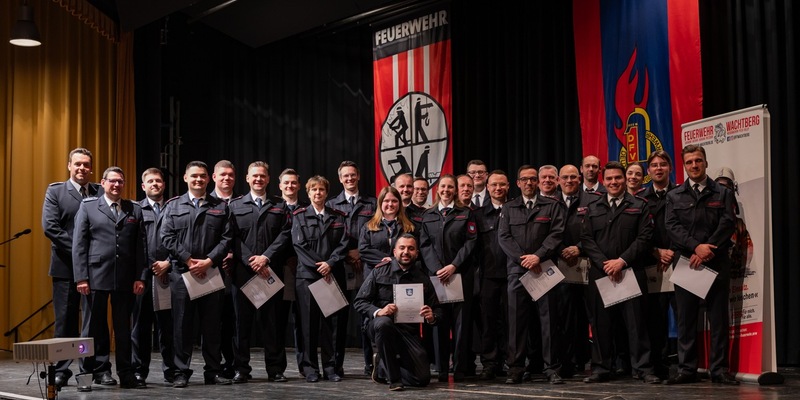 FW Wachtberg: Wofür stehen wir als Feuerwehr Wachtberg? Eine Antwort gab es auf dem Abend der Feuerwehr Wachtberg - Foto: presseportal.de