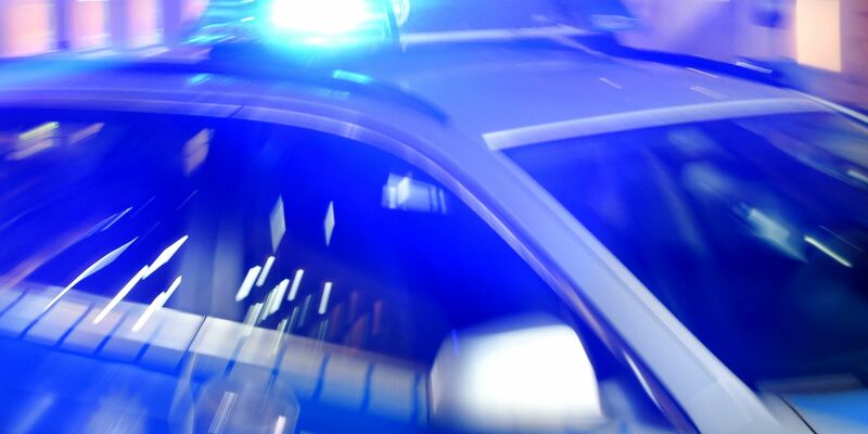 Die Staatsanwaltschaft ermittelt wegen Vergewaltigung gegen fünf Verdächtige. (Symbolfoto) - Foto: Carsten Rehder/dpa
