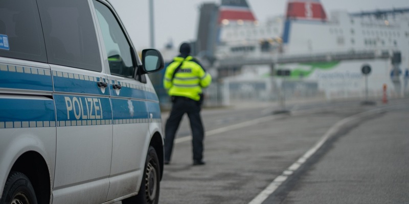 BPOL-HRO: Bundespolizei stellt unerlaubte Einreisen im Überseehafen fest - Foto: presseportal.de